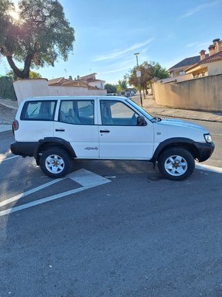 Nissan Terrano II 2002