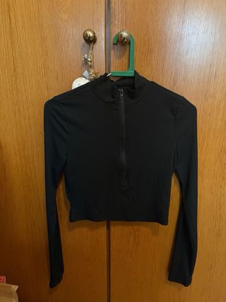 Top negro manga larga con cremallera