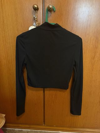 Top negro manga larga con cremallera