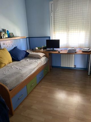 Cama juvenil con escritorio