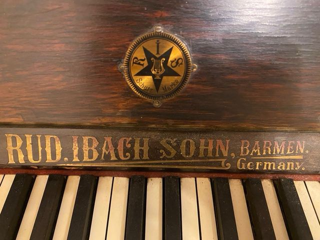 Piano antiguo Rud. Ibach Sohn Alemania