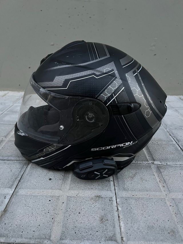 Casco Scorpion con Bluetooth