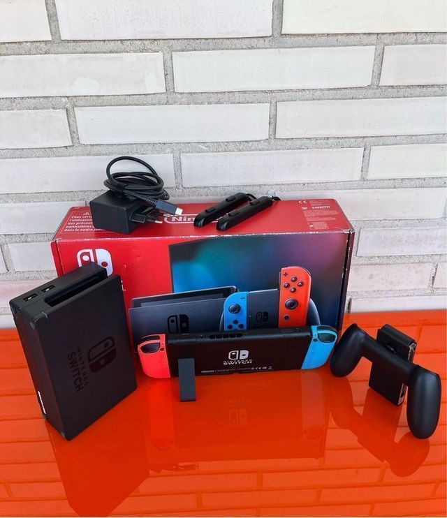 Nintendo Switch - Azul/Rojo