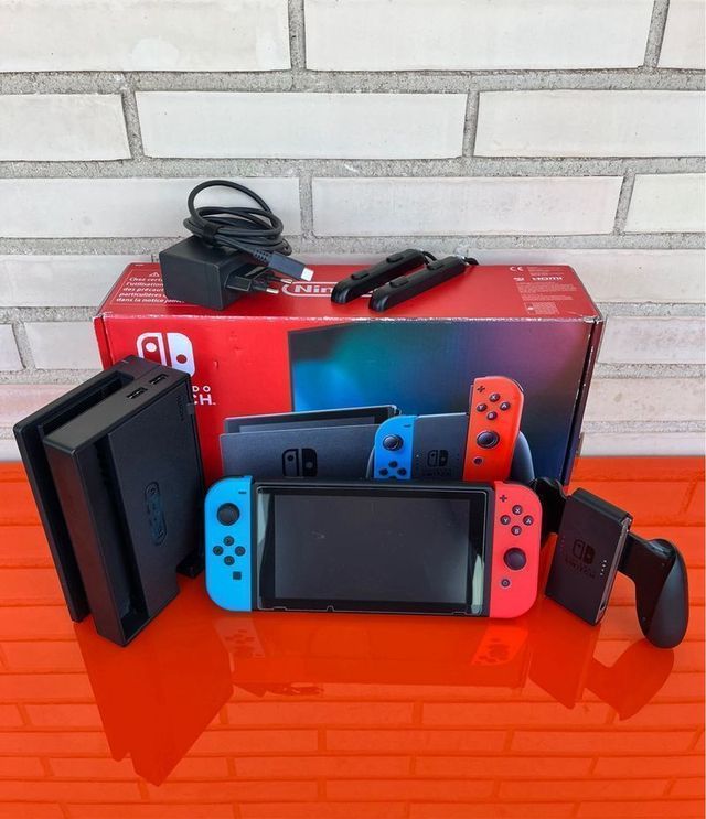 Nintendo Switch - Azul/Rojo