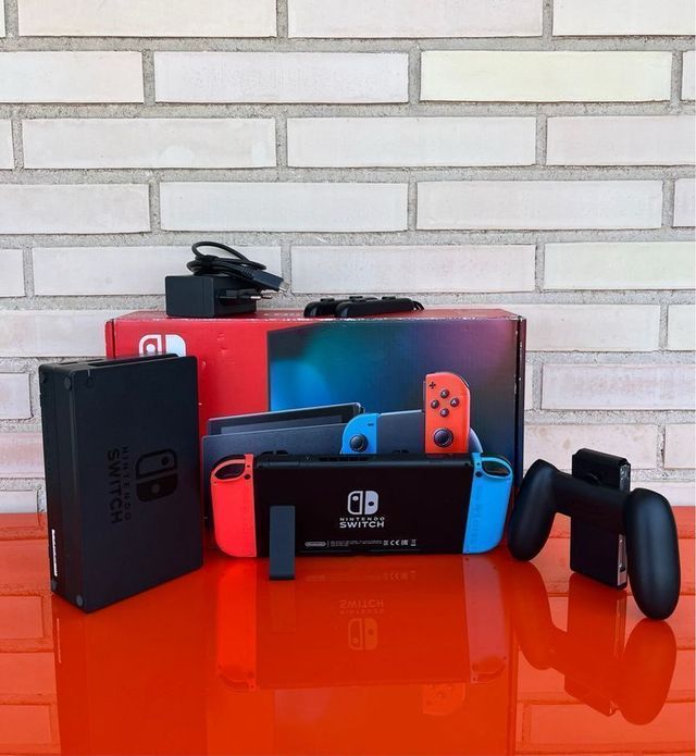 Nintendo Switch - Azul/Rojo