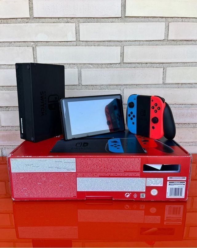 Nintendo Switch - Azul/Rojo