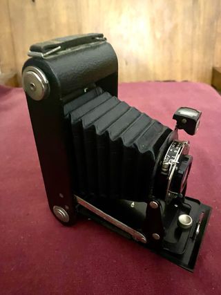 Câmera de fole Kodak Júnior Six-20