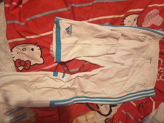 Pantalón chándal Adidas blanco y azul