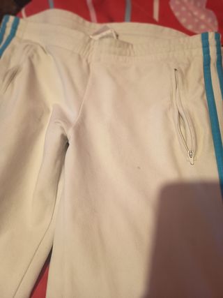 Pantalón chándal Adidas blanco y azul