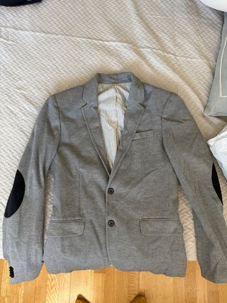 Americana Zara gris elegante y casual