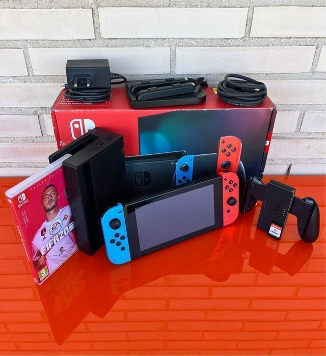 Nintendo Switch - Azul/Rojo