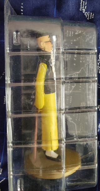 Figura Tintín El Loto Azul + Tintín con armadura