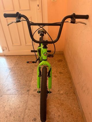 Bicicleta BMX Megamo 