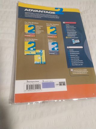 Advantage 2 Bach libro de texto y workbook.