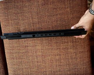 Lenovo Legion 5 17” Ryzen 5 / GTX 1650 / 8GB RAM /