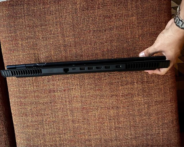 Lenovo Legion 5 17” Ryzen 5 / GTX 1650 / 8GB RAM /