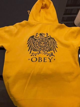 6 sudaderas en perfecto estado. Talla L para chico