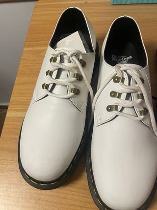 Dr. Martens Edición Limitada Blancas