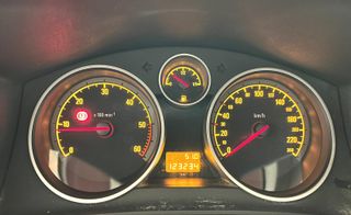 Opel Astra 2012