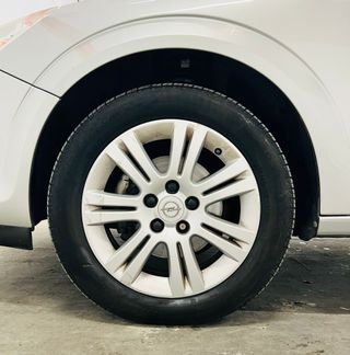 Opel Astra 2012
