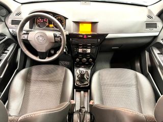 Opel Astra 2012