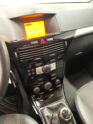 Opel Astra 2012