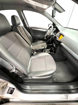 Opel Astra 2012