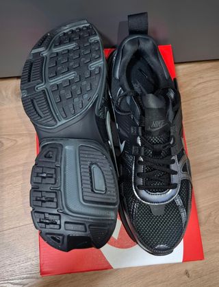 Zapatillas Nike V2K Run Nuevas