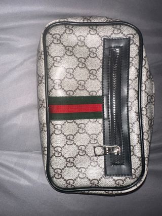 Riñonera Gucci GG Supreme