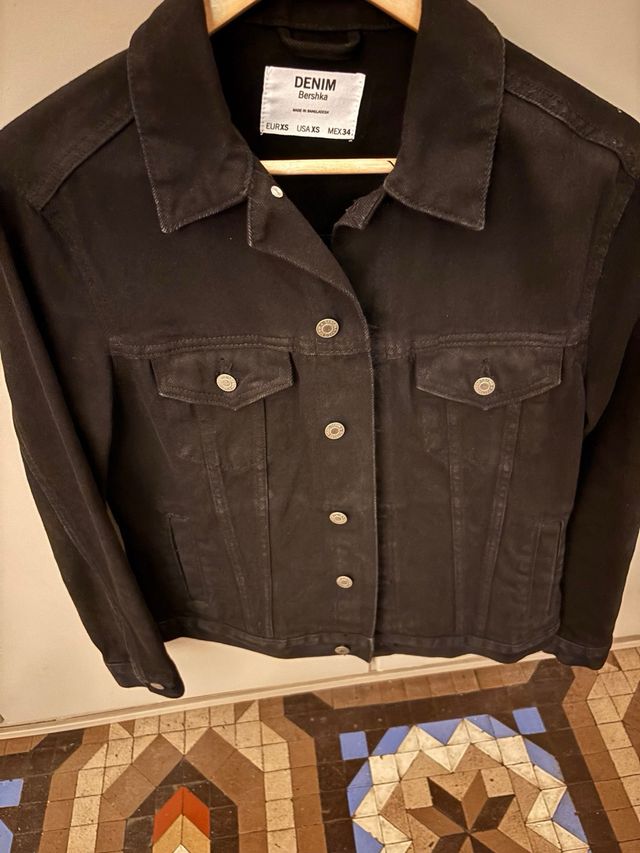 Chaqueta vaquera negra Bershka Talla XS