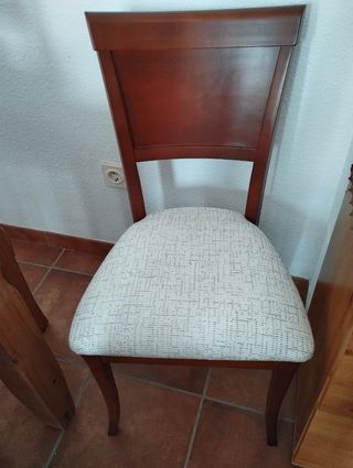 4 Sillas de Madera Nuevas