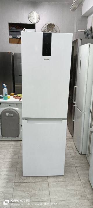 NEVERA COMBI WHIRLPOOL NO FROST ENERGÍA A+