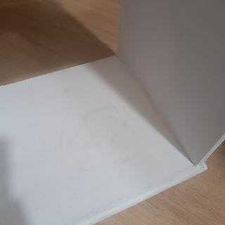 Mueble de madera, bastante pesado. 