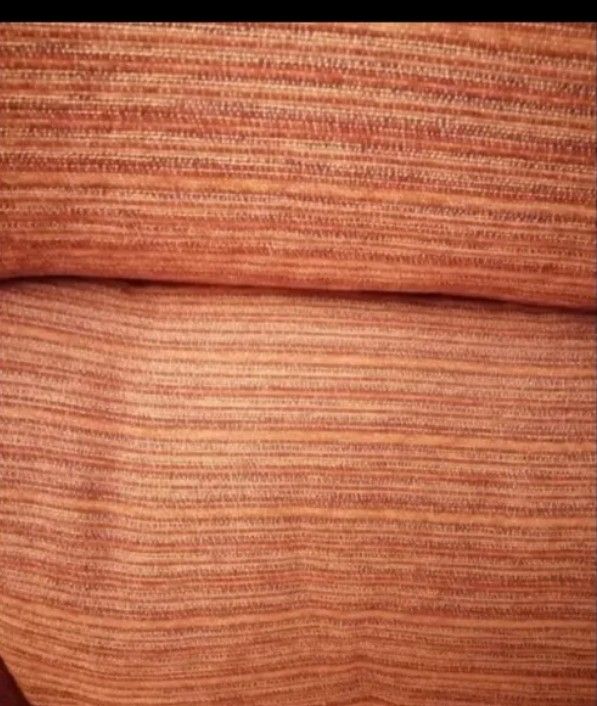 Sillón individual de tela rojo,granate.