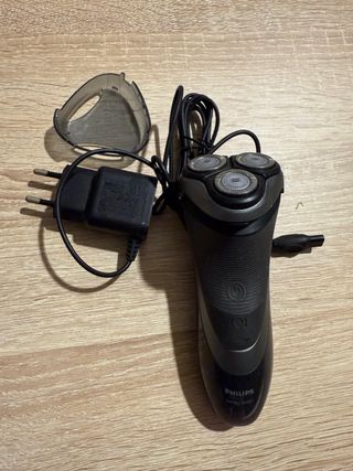 Afeitadora Philips Serie 3000 + Cargador