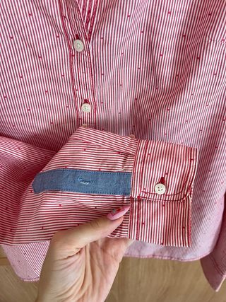 Camisa Tommy Hilfiger Rayas Rojas y Puntos
