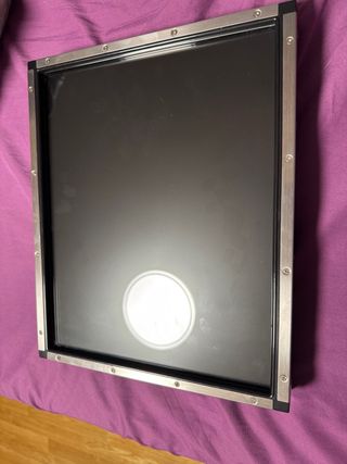 Pantalla táctil 17 negra y plateada