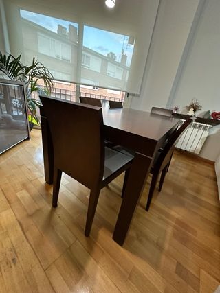 Mesa comedor extensible y 6 sillas