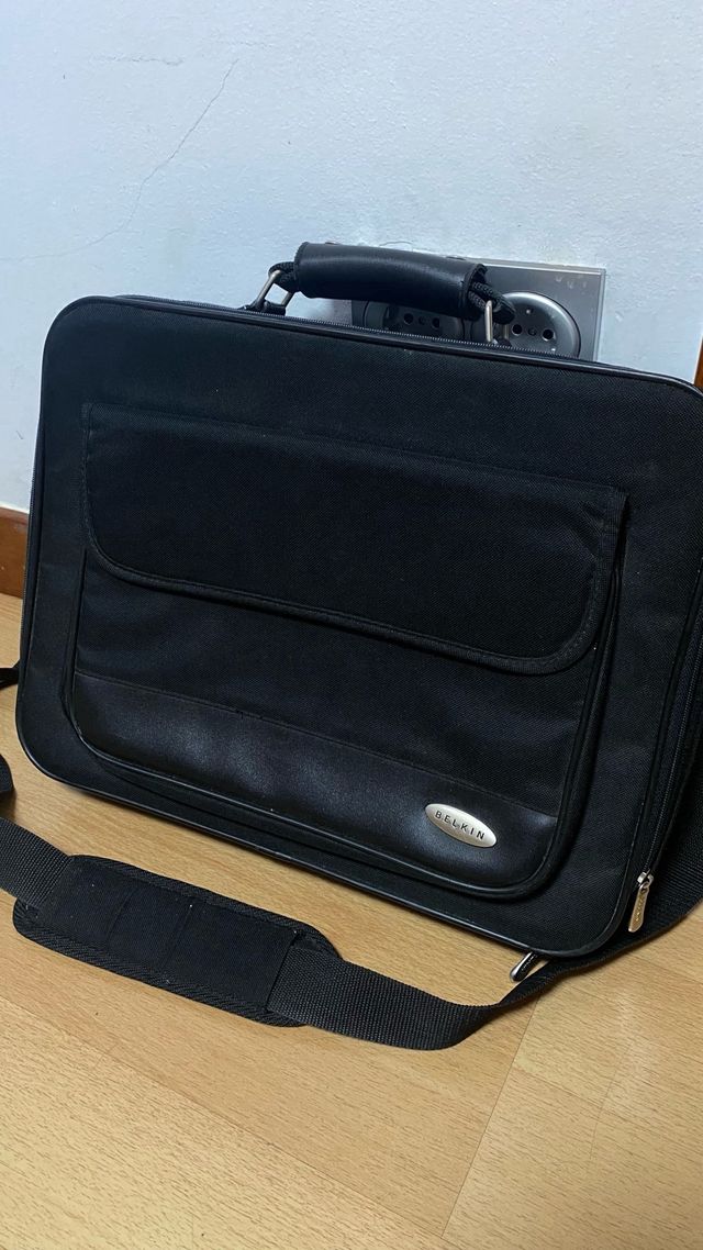 Maletín para portátil Belkin negro