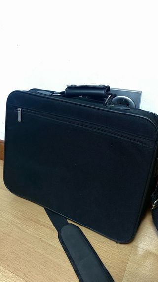 Maletín para portátil Belkin negro