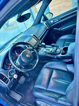 Porsche Cayenne exclusivo SUV DE LUJO