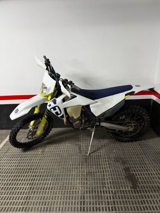 Husqvarna 450 FE 2020 - 185 horas