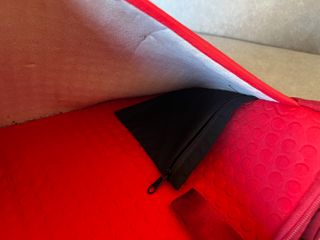 Funda portátil Lacie negra y roja