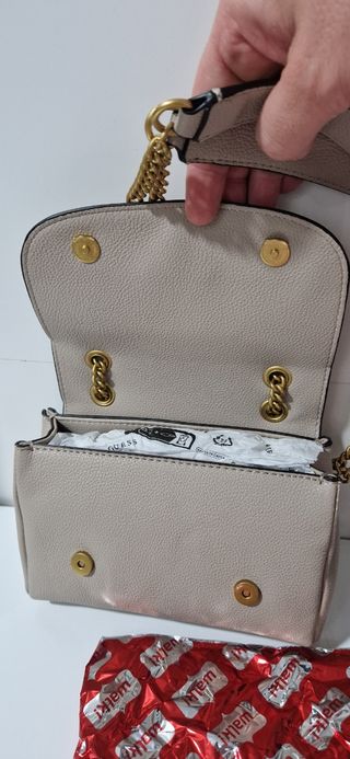 Precioso Bolso Guess Beige Cadena Dorada Nuevo a 