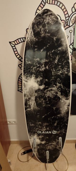 Tabla de surf OLAIAN 6 pies + funda. 
