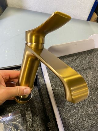 Torneira de Lavatório BELZ Dourada