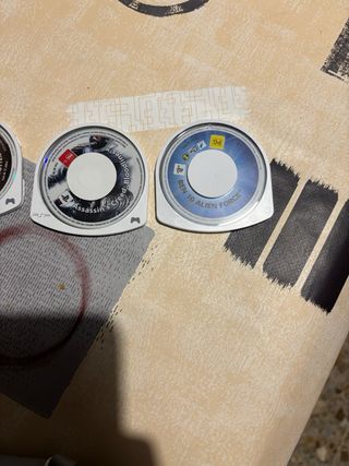 PSP nera con custodia e giochi