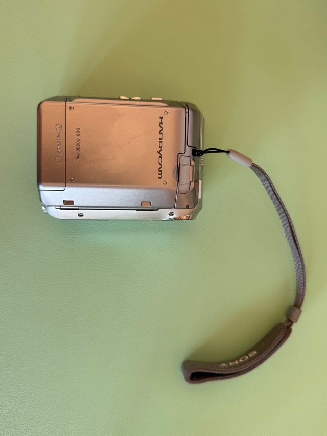 Sony Handycam DCR-PC53E PAL Plata