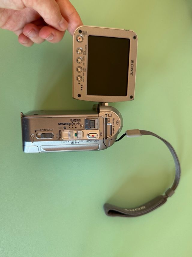 Sony Handycam DCR-PC53E PAL Plata