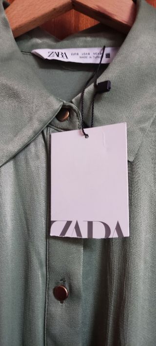 Vestido satinado verde oliva Zara nuevo
